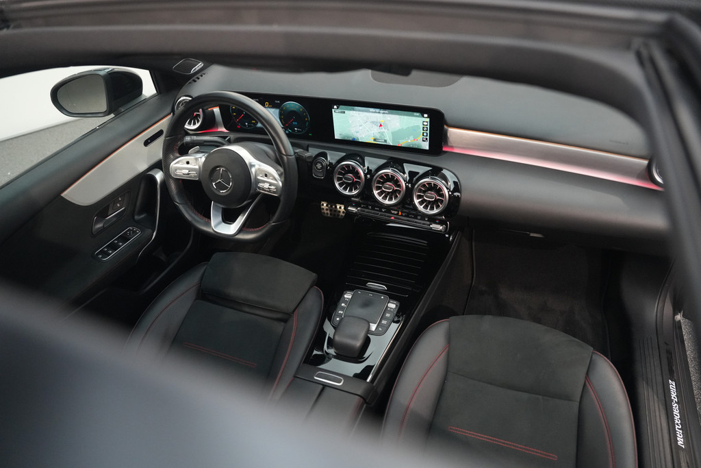 Mercedes-Benz A-Klasse 250 e Limousine AMG A35 MAGNO MAT 51708043-2.jpg | Autocenter Oss