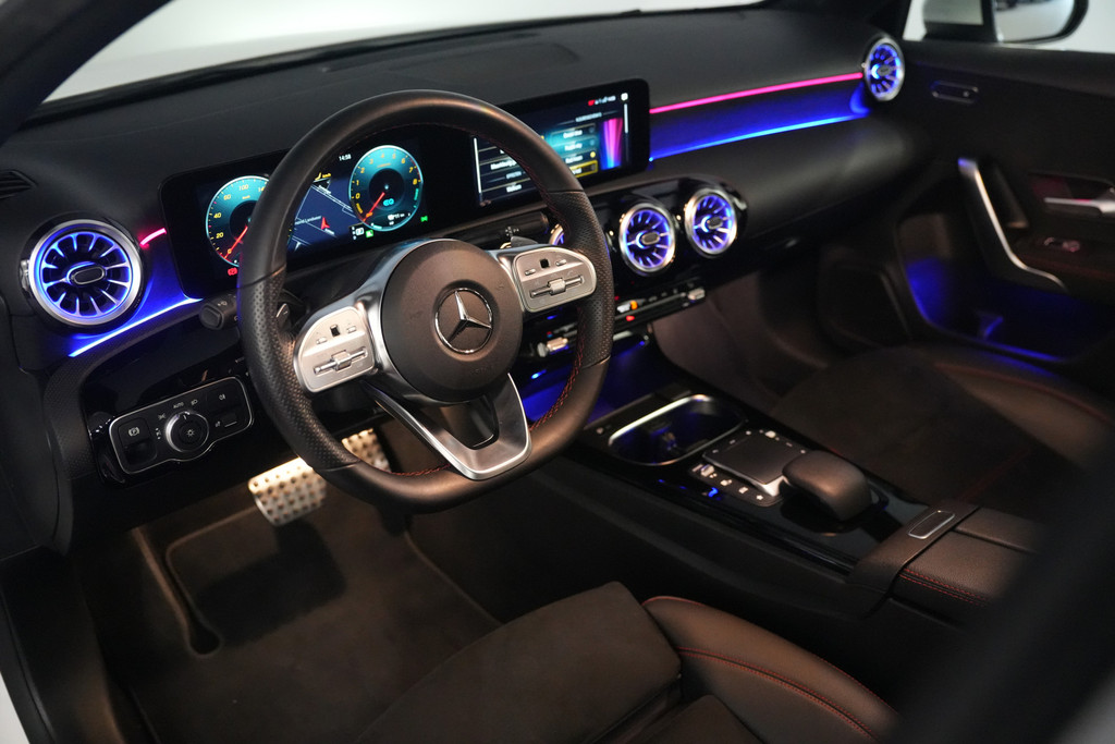 Mercedes-Benz A-Klasse 250 e AMG 51733429-2.jpg | Autocenter Oss