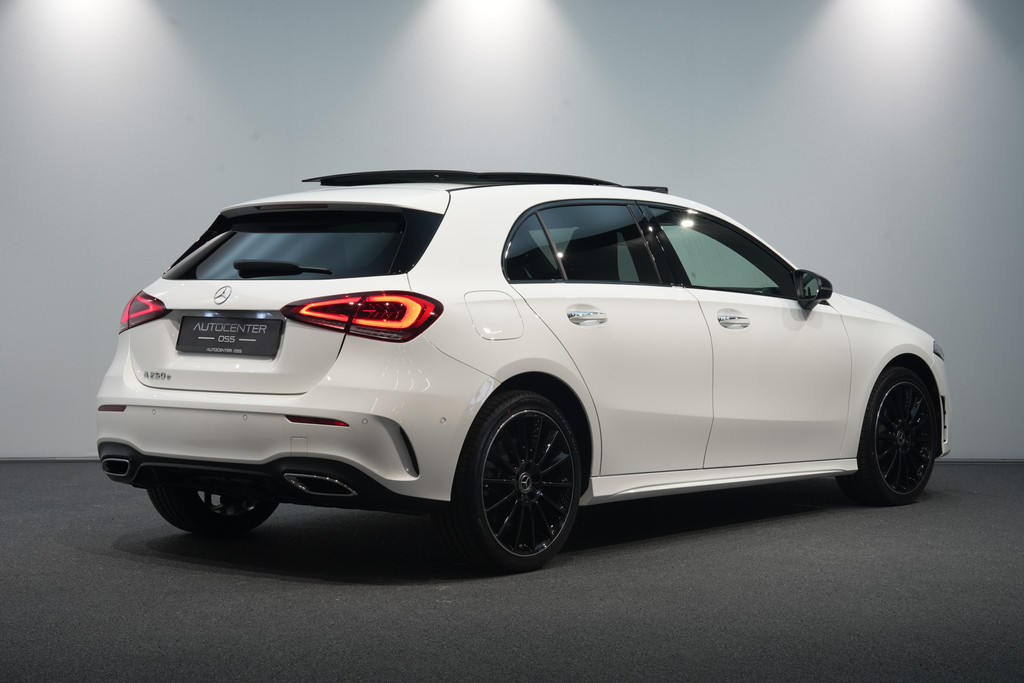 Mercedes-Benz A-Klasse 250 e AMG 52185458-1.jpg | Autocenter Oss