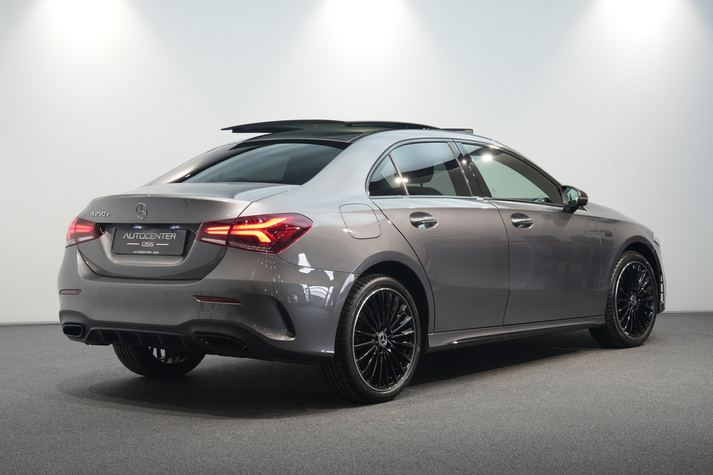 Mercedes-Benz A-Klasse 250 e Limousine AMG 52185473-1.jpg | Autocenter Oss