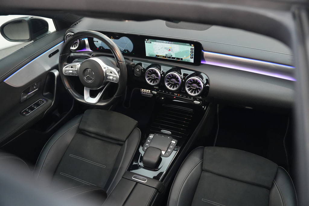 Mercedes-Benz A-Klasse 250 e Limousine AMG 52185473-2.jpg | Autocenter Oss