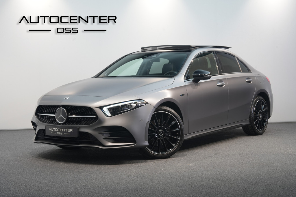 Mercedes-Benz A-Klasse 250 e Limousine AMG MAGNO MAT 52185485-0.jpg | Autocenter Oss