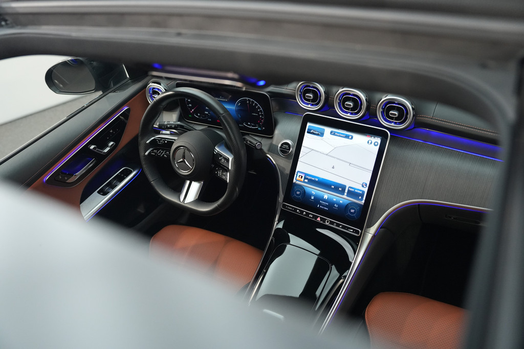 Mercedes-Benz GLC 300e 4MATIC AMG Premium+ 54771648-2.jpg | Autocenter Oss