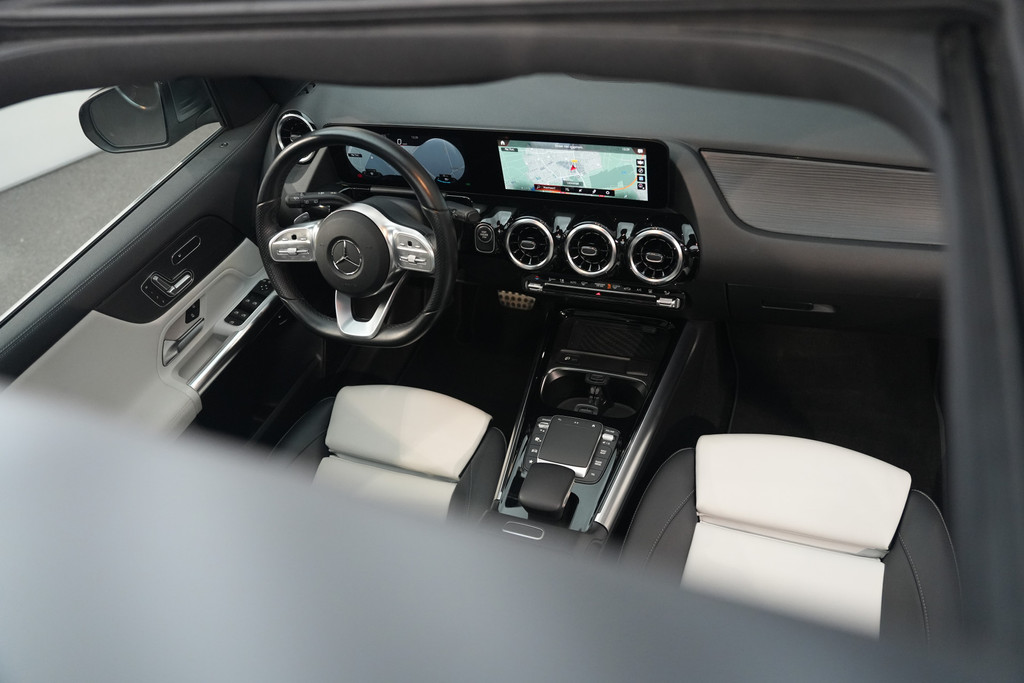 Mercedes-Benz GLA 250 e AMG 54792795-2.jpg | Autocenter Oss