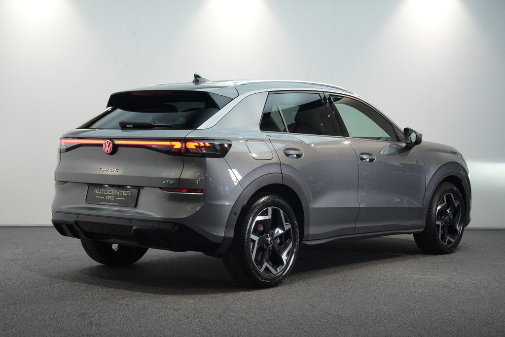 Volkswagen T-Roc 1.5 eTsi DSG R-Line 57443738-1.jpg | Autocenter Oss