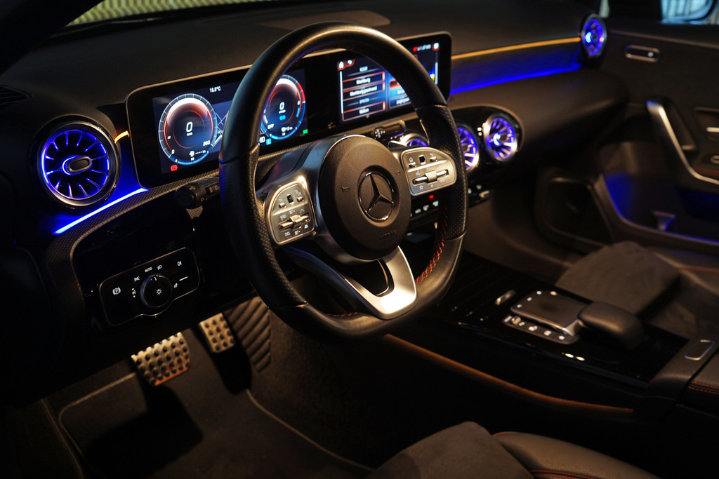 Mercedes-Benz A-Klasse 250 e AMG 57460871-2.jpg | Autocenter Oss